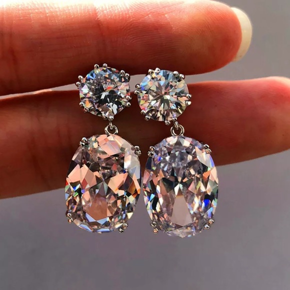 Earring - Picture 7 of 12